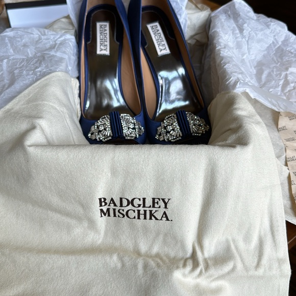Badgley Mischka Davida navy satin peep toe heels - Picture 11 of 11